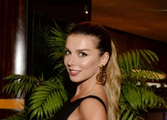 Анна Седокова подтвердила четвертую беременность