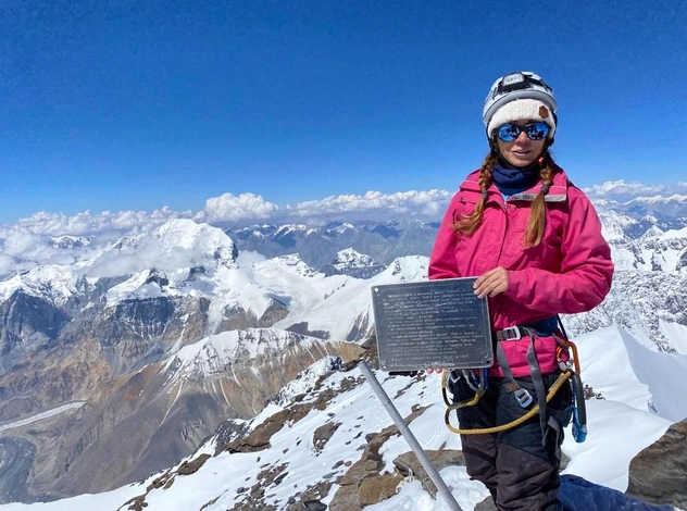 Семь лет назад российского альпиниста спасли с высоты Наговицыной. На что он пошел, чтобы выжить?