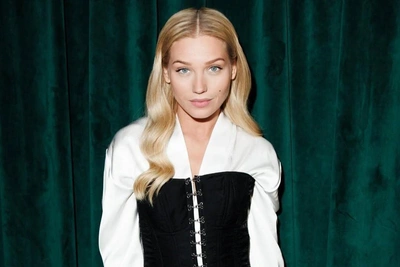 «Когда-нибудь я перестану тебе доказывать»: Асмус поздравила маму и снова напомнила о семейной дистанции