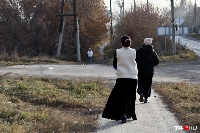 Қызыл шашты письки Әйелдер түрмесінде жыныстық қатынасқа түскен әйелдердің суреттері