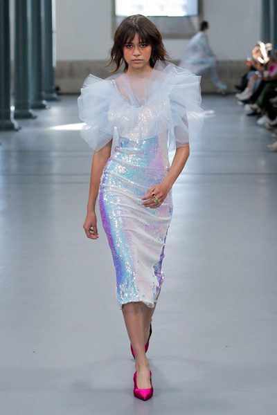 Королева бала: самые стильные платья на выпускной 2023 — 20 вариантов на любой вкус