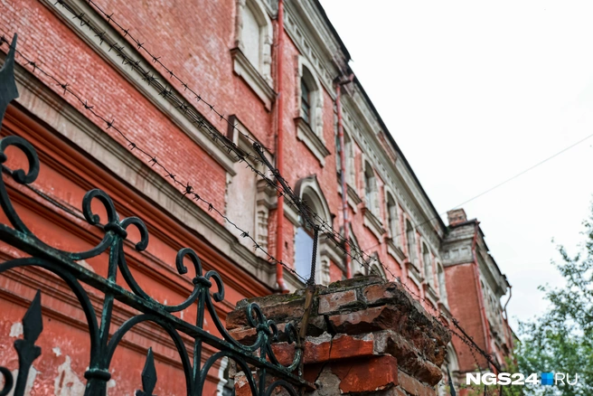 Зданию нужна реставрация | Источник: Мария Ленц / NGS24.RU