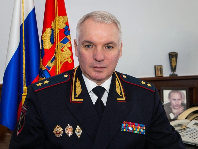 В 2018 году указом президента Александру Речицкому было присвоено звание генерал-лейтенанта полиции. | Источник: 24.мвд.рф