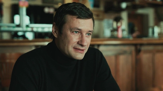 Колганова задержали вместе с его товарищем | Источник: кадры из сериала «Васька» (18+), 2025 год, «Триикс Медиа» по заказу АО «Телекомпания НТВ», режиссер Генрих Кен