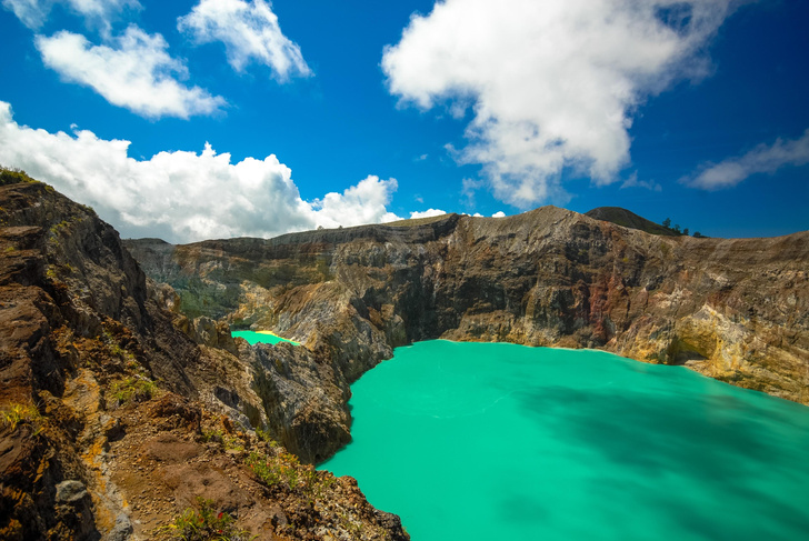 Водоемы с секретом: посмотрите на 10 самых необычных озер мира