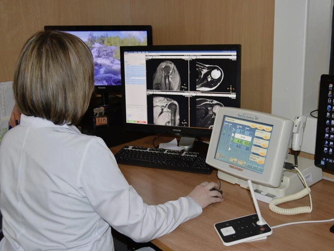 Качественная работа с пациентом несовместима с огромным потоком людей и спешкой | Источник: «МРТ технологии» МТЦ СО РАН