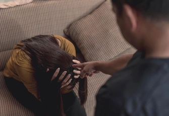 «Хочу забрать ребенка у бывшего, но боюсь: муж меня унижал, избивал и даже угрожал убить»