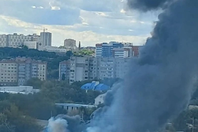 Столб дыма над Краснооктябрьским районом Волгограда — видео