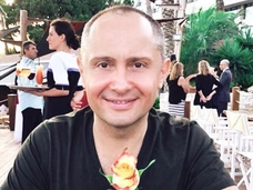 Психолог, тренинги которого посещали Бузова и Руссо, требует от компании «Яндекс» 18 миллионов рублей