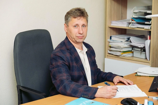 Виктор Ваценков: «Вода подается автоматически, без напоминаний, звонков поставщикам и пустых бутылей в коридоре» | Источник: «Водоробот»