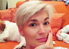 Юлия Костюшкина шокировала татуировкой под грудью