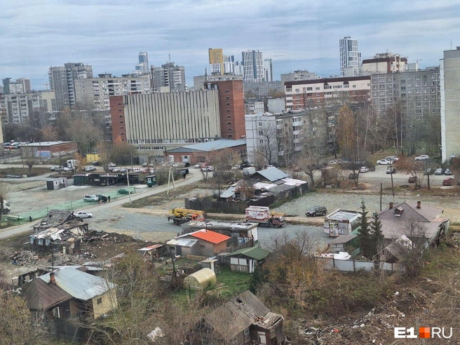 С каждым днем киосков становится всё больше | Источник: читатель E1.RU