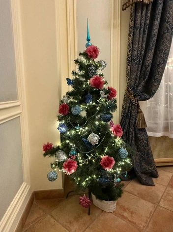 Внутри — такая же аккуратная елочка | Источник: @gerakliona / t.me