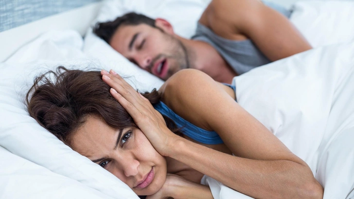 Названа веская причина лечить храп. Вот что он делает с нашим мозгом | Источник: iStock/Wavebreakmedia