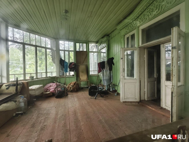 Внутри дома беспорядок | Источник: Булат Салихов / UFA1.RU