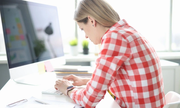 Нейрохирург Шайдуров назвал 6 симптомов, указывающих на серьезные проблемы с позвоночником