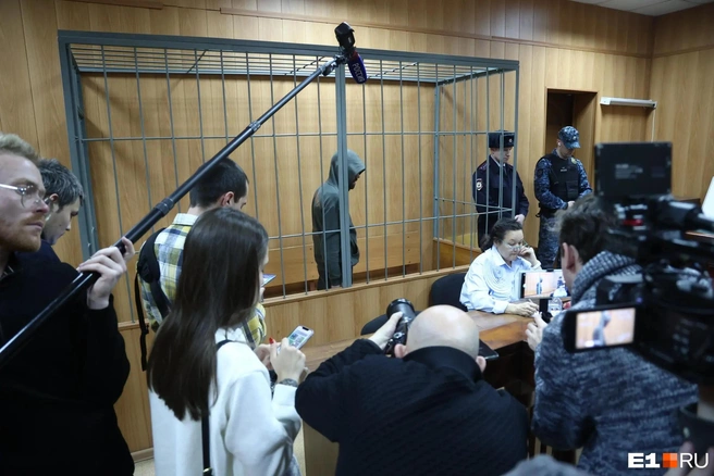 Обвиняемого в ДТП с погибшими и пострадавшими девочками в Ревде арестовали | Источник: Владислав Лоншаков / E1.RU