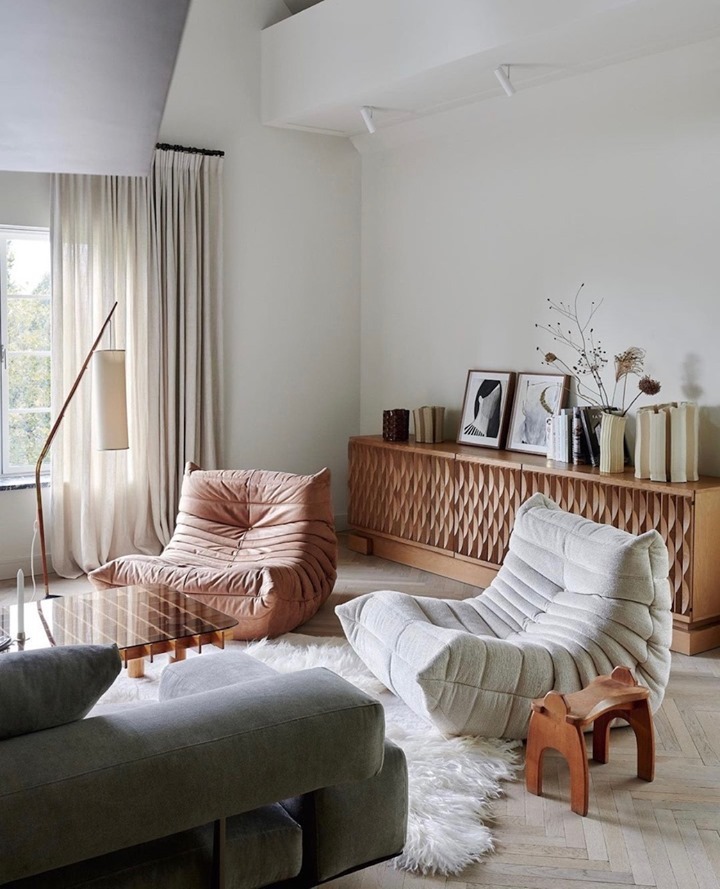 Чем заменить большой диван в гостиной: 5 идей и решений