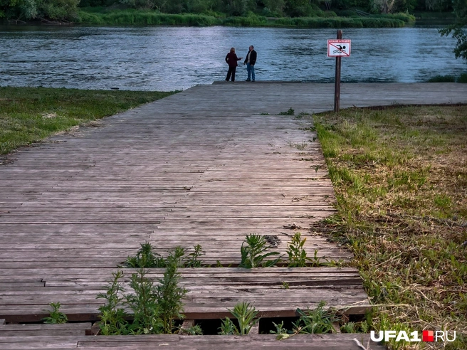 И часть деревянного покрытия убежало | Источник: Булат Салихов / UFA1.RU
