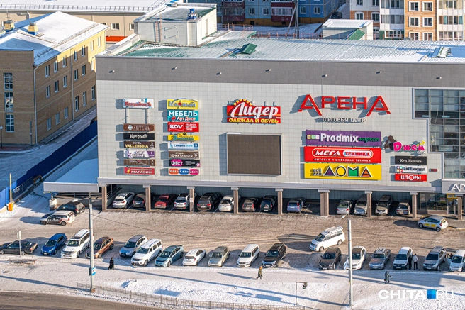 Пестрая реклама на зданиях не всегда радует | Источник: Олег Фёдоров / CHITA.RU
