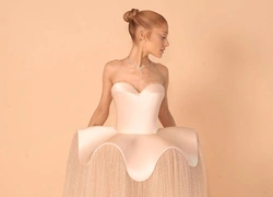 Вручаем «Оскар-2025» платью Арианы Гранде — это кутюр Schiaparelli