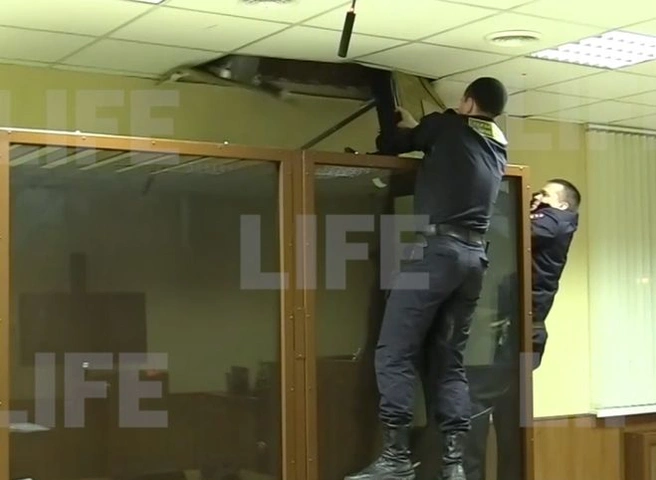 Пытавшегося сбежать из зала суда москвича отправили в психлечебницу | ya62.ru