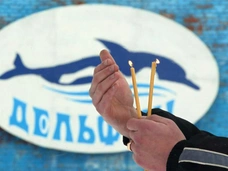 «Хватанул ртом воду, а в ней — крошки бетона». Бассейн «Дельфин», похоронивший под руинами 14 человек