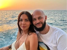 Оксана Самойлова заставляет Джигана ревновать: «Как дельфинчик в океане внимания плескаюсь. И это я еще не развелась!»