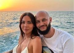 Оксана Самойлова заставляет Джигана ревновать: «Как дельфинчик в океане внимания плескаюсь. И это я еще не развелась!»