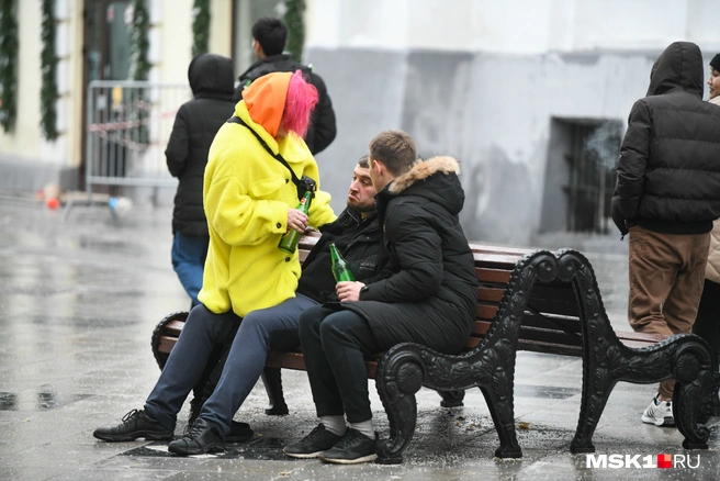 Подростки в Байкальске «жестко бухали», но не состояли на учете в ПДН. Как такое может быть, объясняет юрист | Источник: Артём Устюжанин / MSK1.RU