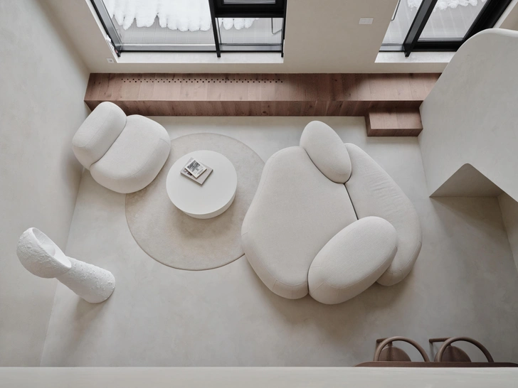 Диван и кресло «Екатерина», О77. Торшер, Product Kobets Design. Ковер, Princip Floor. Стол, «ПетроБетон».  | Источник: Максим Лоскутов. Стиль: А77