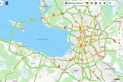 Петербург застрял в 7-балльных пробках днем