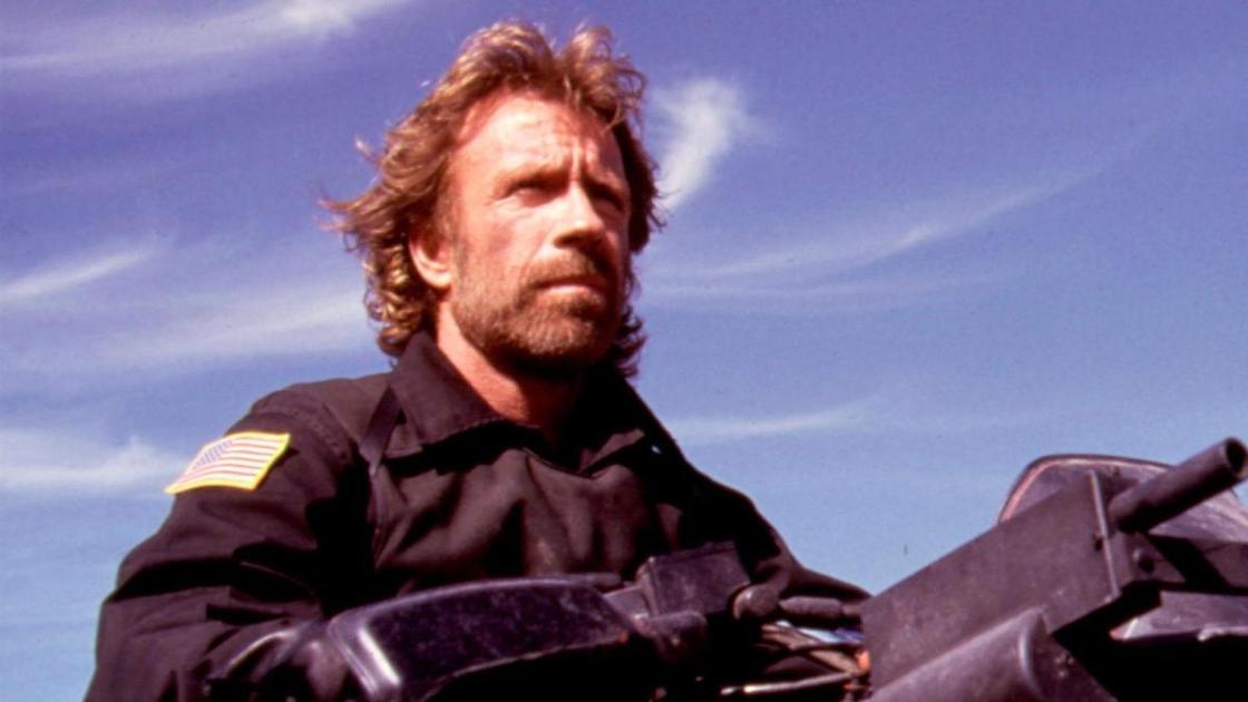 10 лучших фильмов Чака Норриса + 5 таких же великих мемов