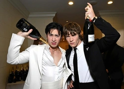 Звезды «Жаркого соперничества» Хадсон Уильямс и Коннор Сторри — факелоносцы Олимпиады-2026