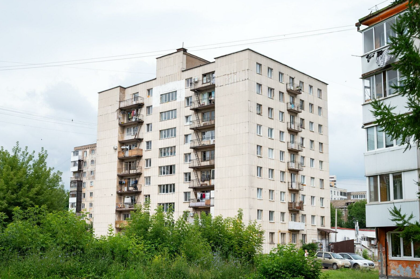В Уфе 2-летний ребёнок разбился насмерть после падения из окна общаги