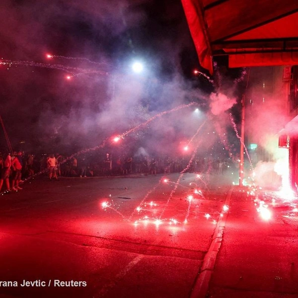 В ночь на воскресенье в Сербии задержали 56 протестующих | Источник: Reuters / Zorana Jevric