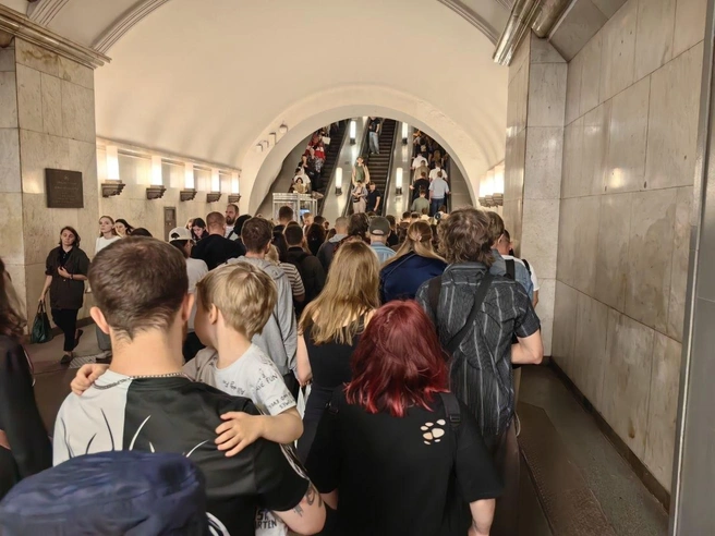Фото очереди | Источник: Дмитрий Бондарев / MSK1.RU