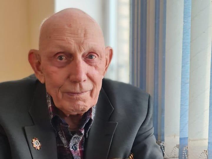 «Мог умереть дважды, но живу уже 96 лет» — секреты здоровья от уникального ветерана из Петербурга