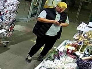 Мужчина, который стащил букеты | Источник: читатель Е1.RU