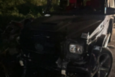 Mercedes снес три авто во Владивостоке