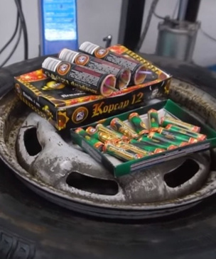 Проверка автомобильного лайфхака: починить колесо с помощью петарды (видео)