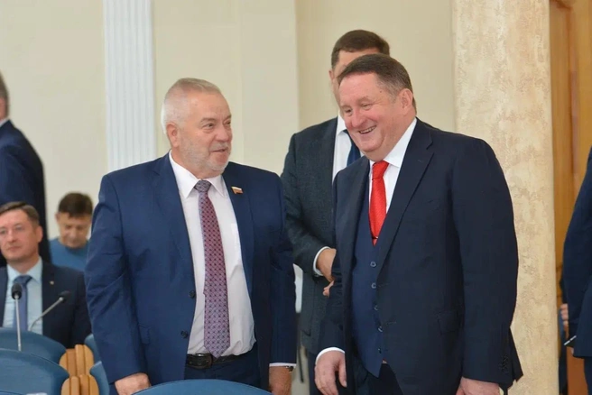 А Александр Жуков (слева) — 500 тысяч | Источник: Воронежская городская дума / Gorduma-voronezh.ru