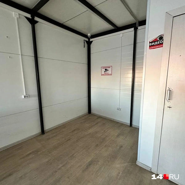 Есть розетки, всё довольно чисто | Источник: Илья Константинов / 14.RU