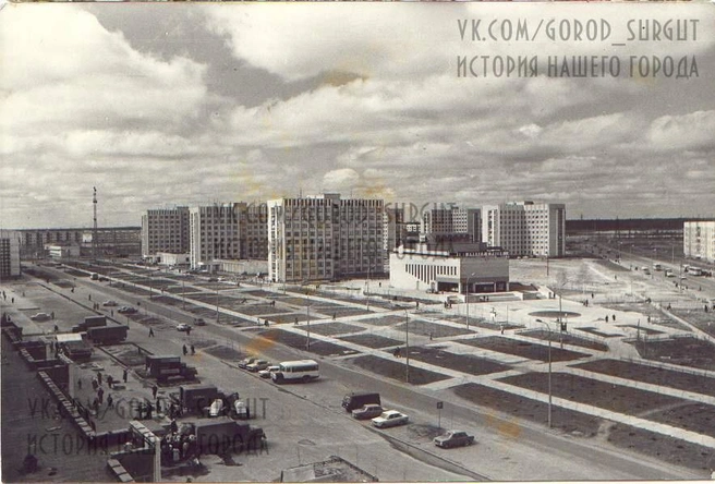 Площадь перед «Авророй», середина 80-х | Источник: История Сургута / Vk.com