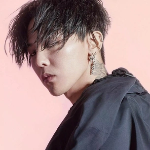 Фанаты трогательно встретили G-Dragon из армии