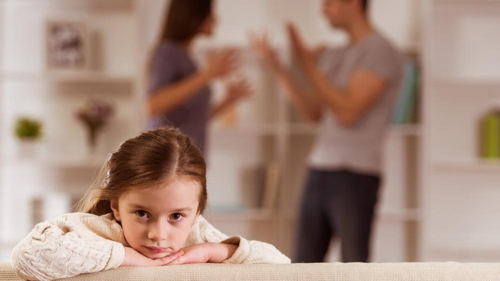 «Развод снова лишил мою дочь отца»: история одного переезда и двух замужеств