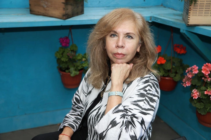Елена Папанова | www.starhit.ru