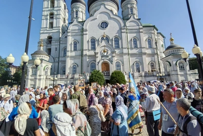 В Воронеже перекрыли улицы из-за крестного хода