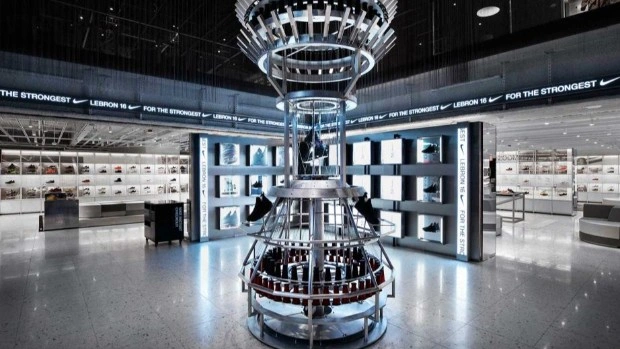 Флагманский бутик Nike в Нью-Йорке