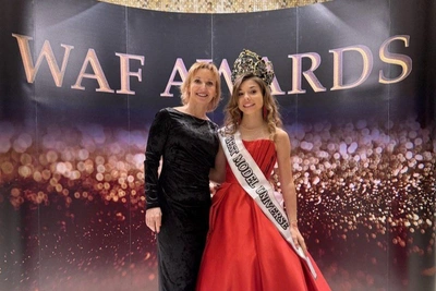 Новосибирская школьница — лучшая юная модель Вселенной